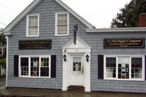 things to do in salem, shop local in salem ma