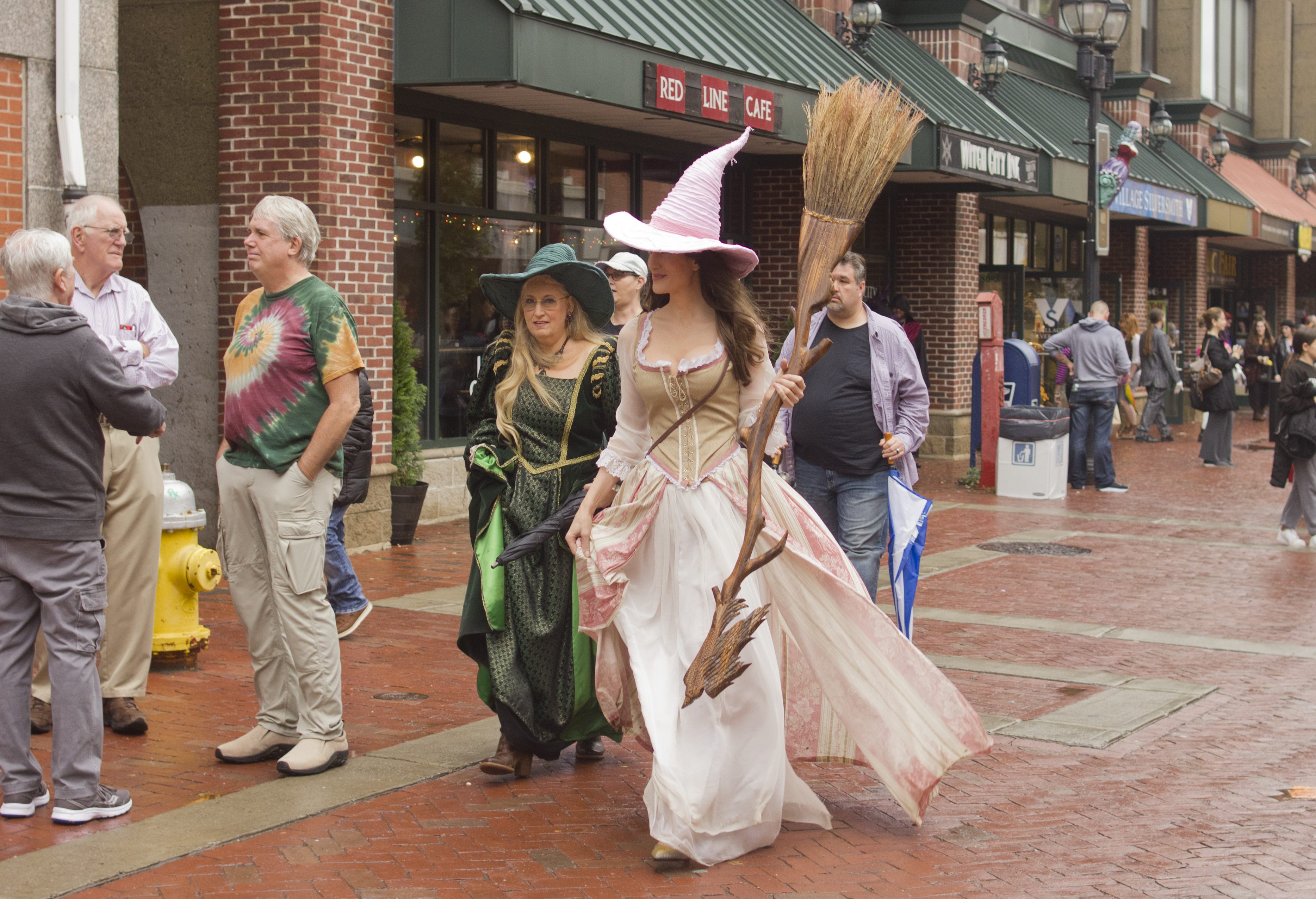 things to do in salem, witch city tarot gathering